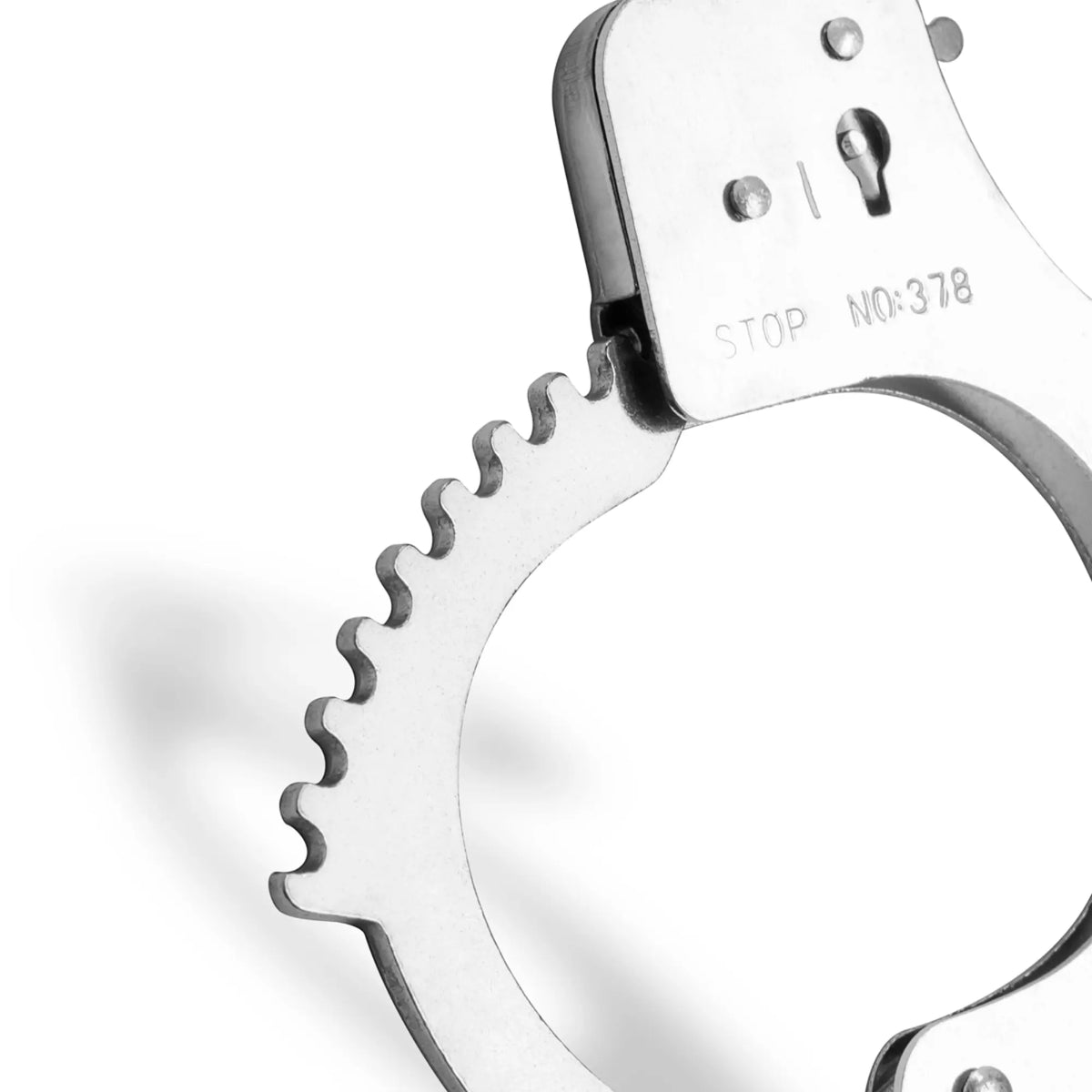 Närbild EasyToys Metal Cuffs Silver